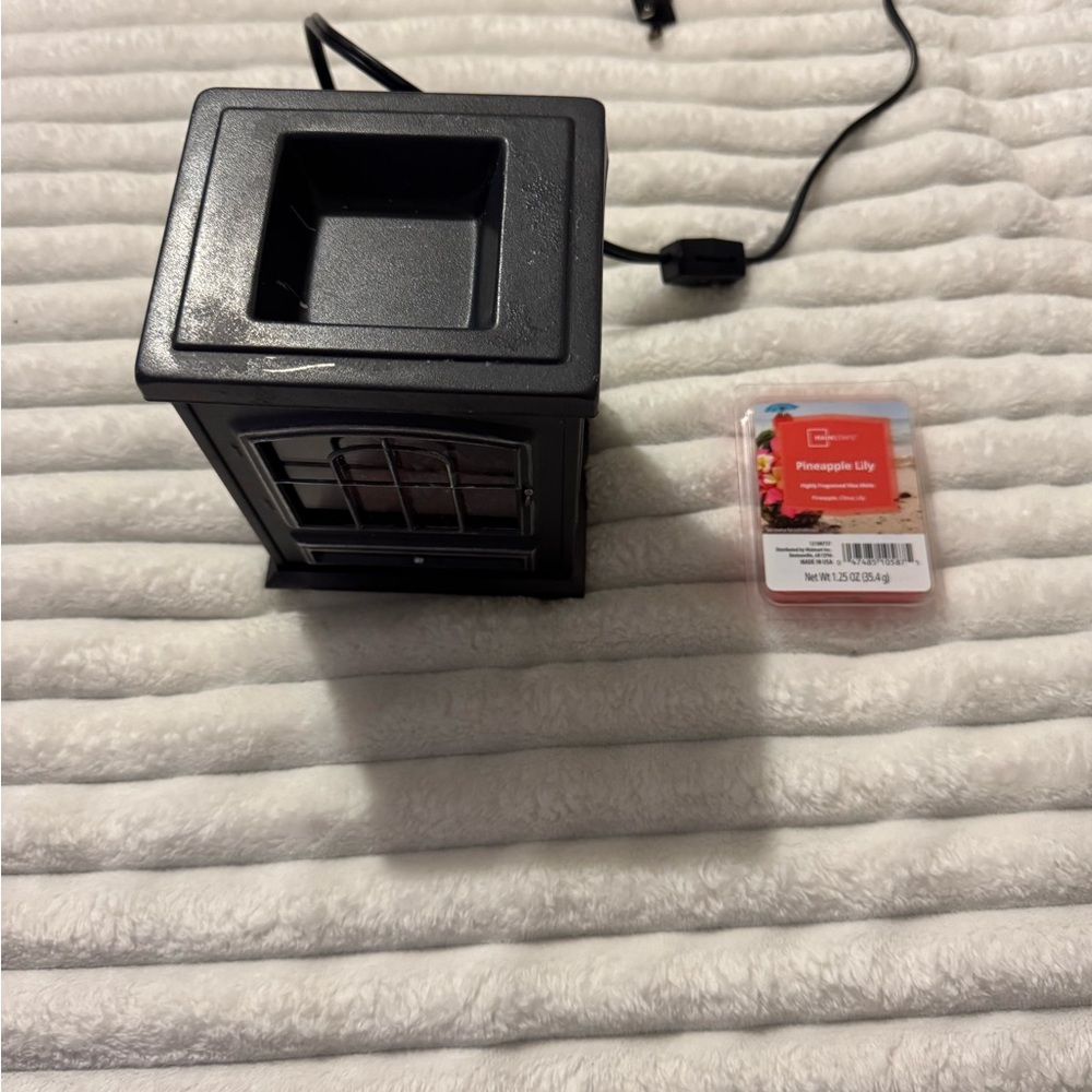 Better Homes and Gardens Fireplace Wax Warmer and melts